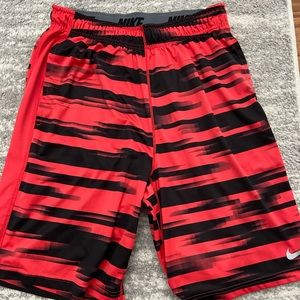 Nike - Basketball Shorts
